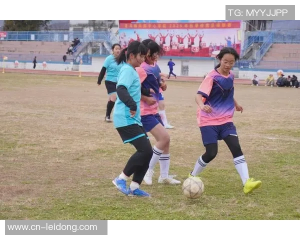 2009校园足球热潮掀起青少年运动风尚助力健康成长与团结精神